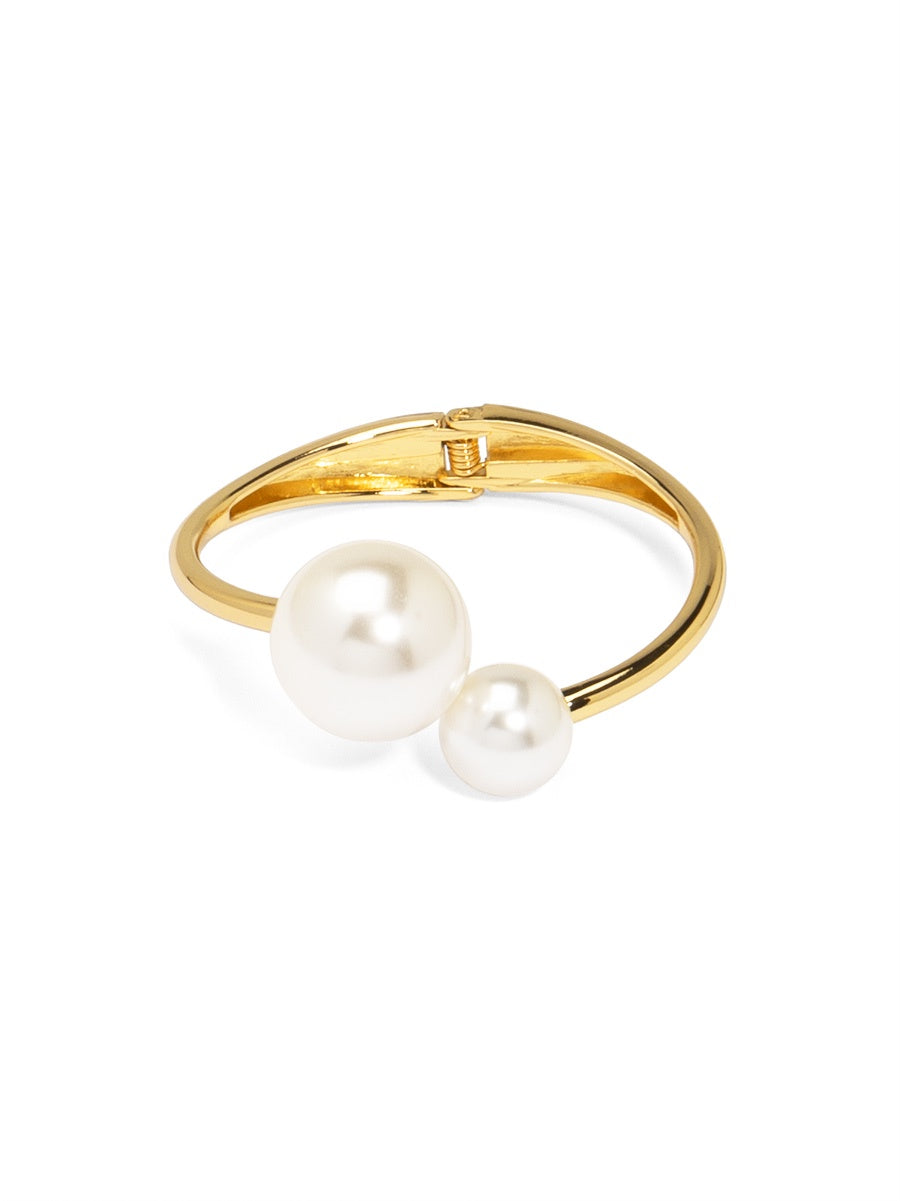 Gold Double Pearl Bangle Bracelet – Modern Minimalist Cuff with Large & Small Pearl Accents