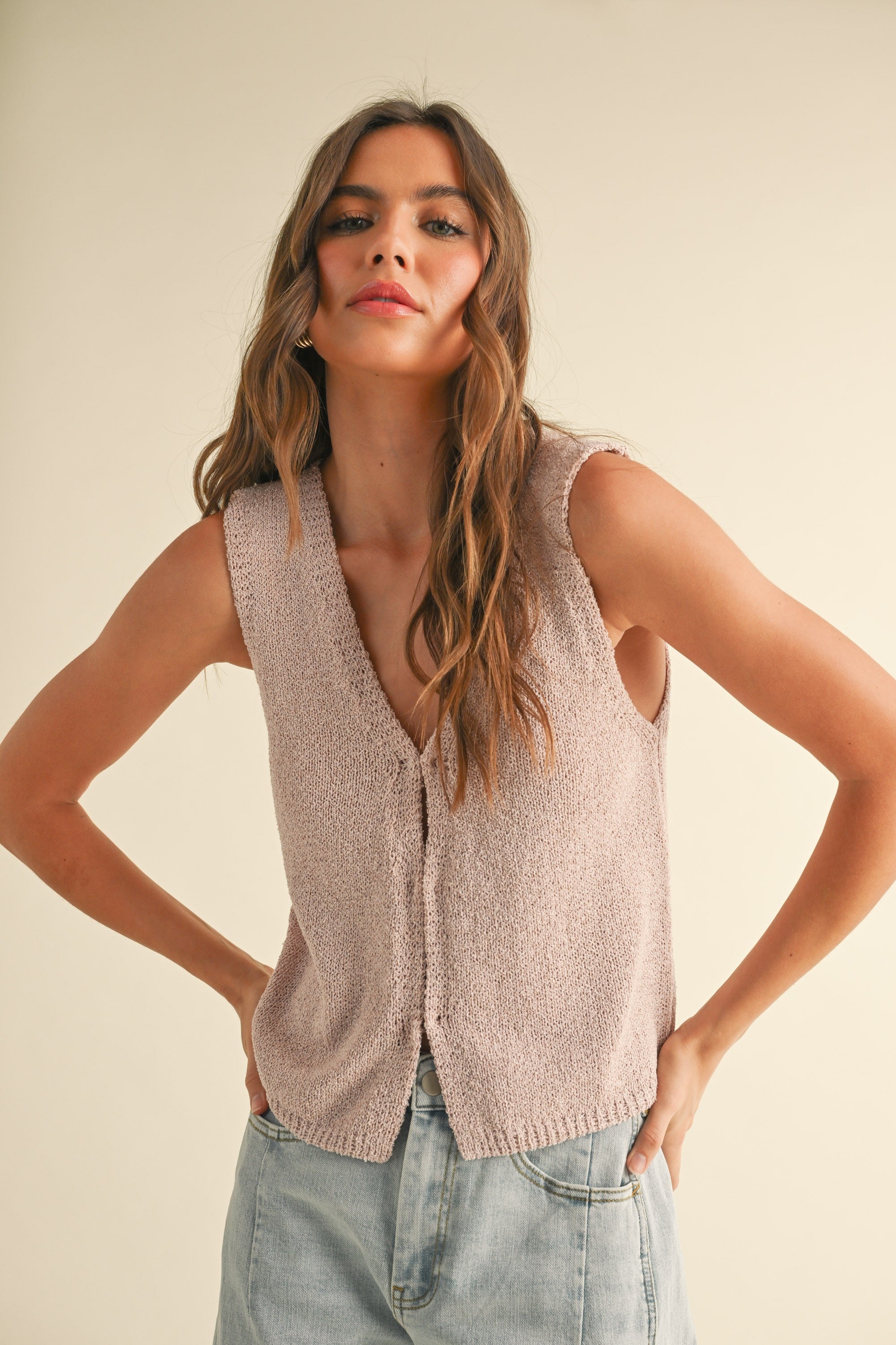 Hook & Eye Closer Vest Cardigan