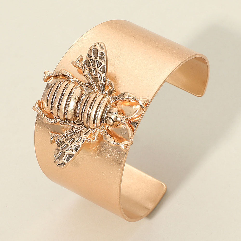 Bold Honeybee Accent Wide Cuff Bracelet – Statement Gold Nature Jewelry