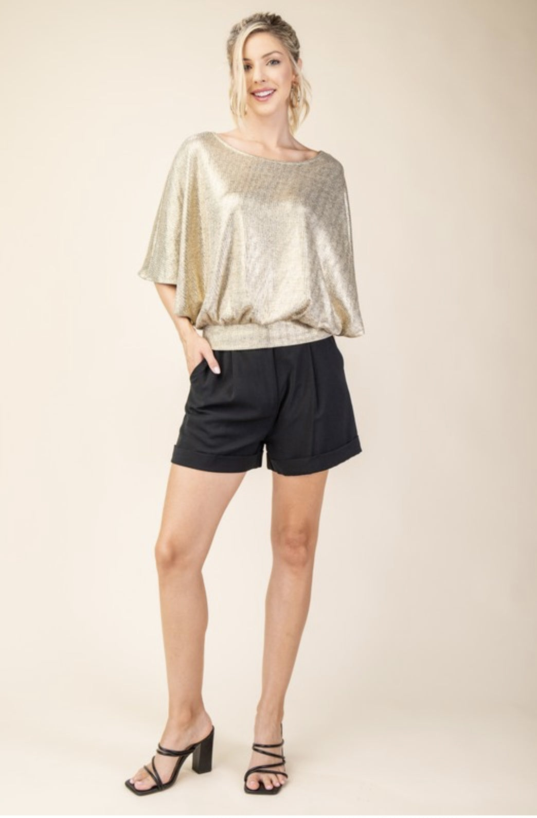 Gold round neck elbow top