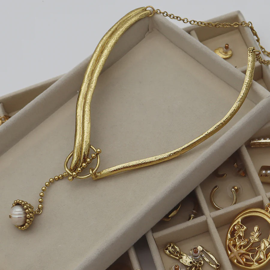 Elegant Gold Collar Necklace with Pearl Drop – 24K Gold-Plated Statement Jewelry