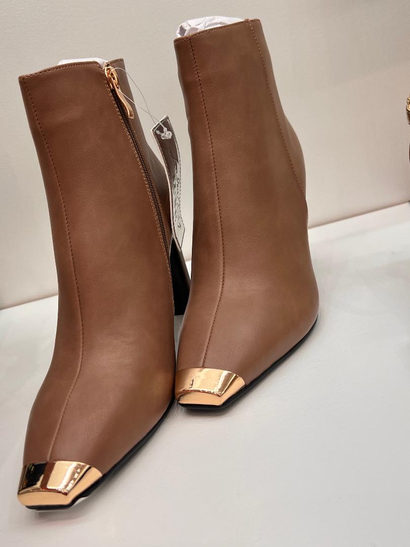Orca Toe  Leather Boots